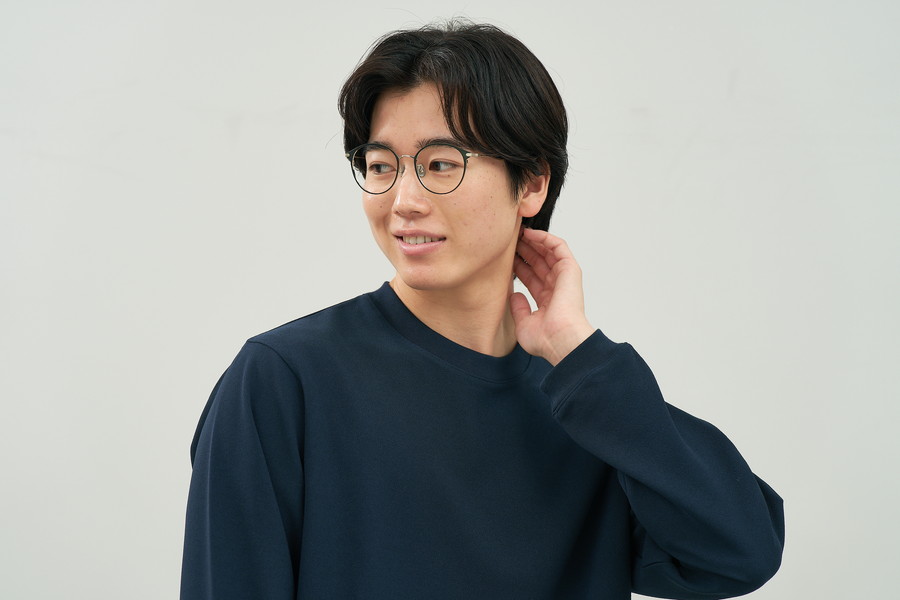 華やかさのあるボストン型チタンフレーム