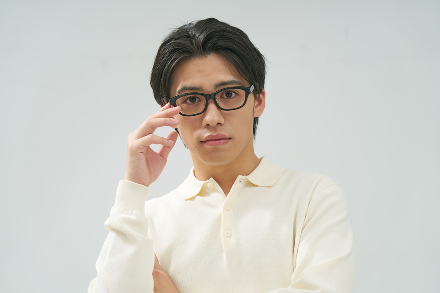 ベーシックで使いやすいウェリントン型