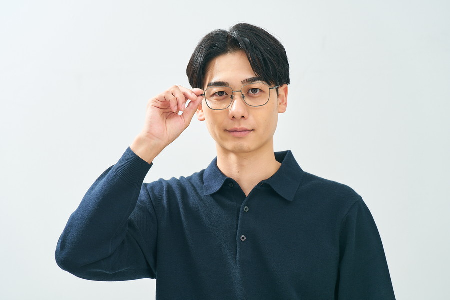 クラシックでレトロなウェリントン型