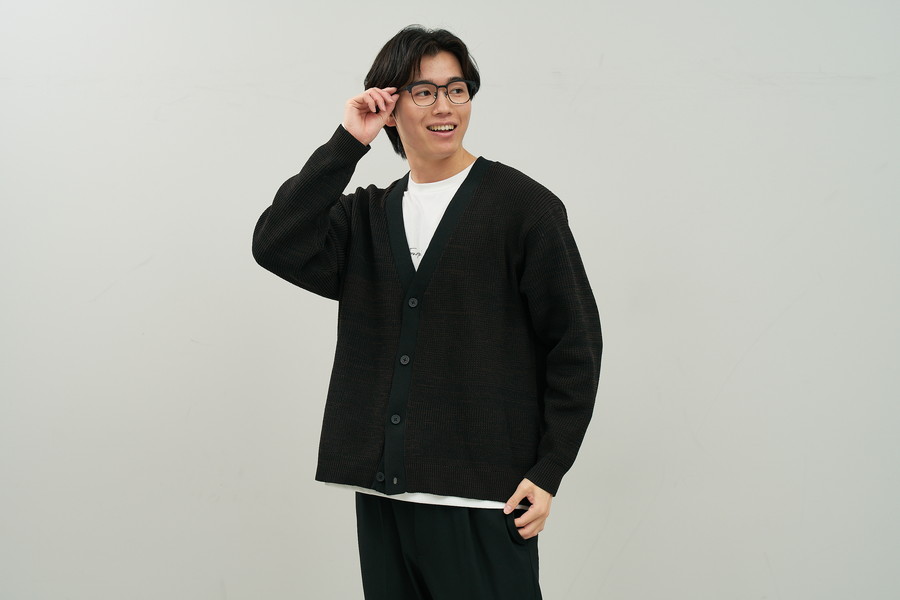 重厚感のあるウェリントン型チタンフレーム