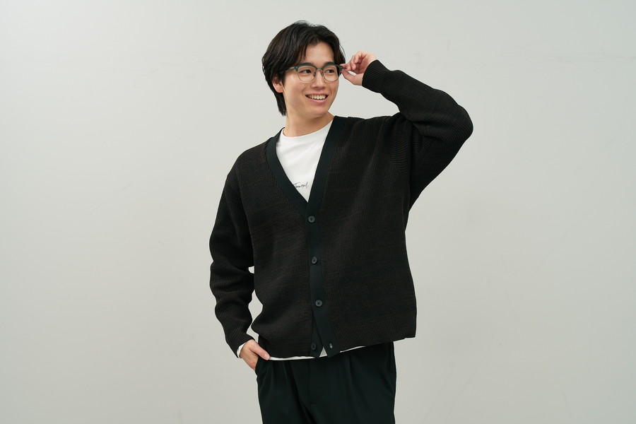 重厚感のあるウェリントン型チタンフレーム