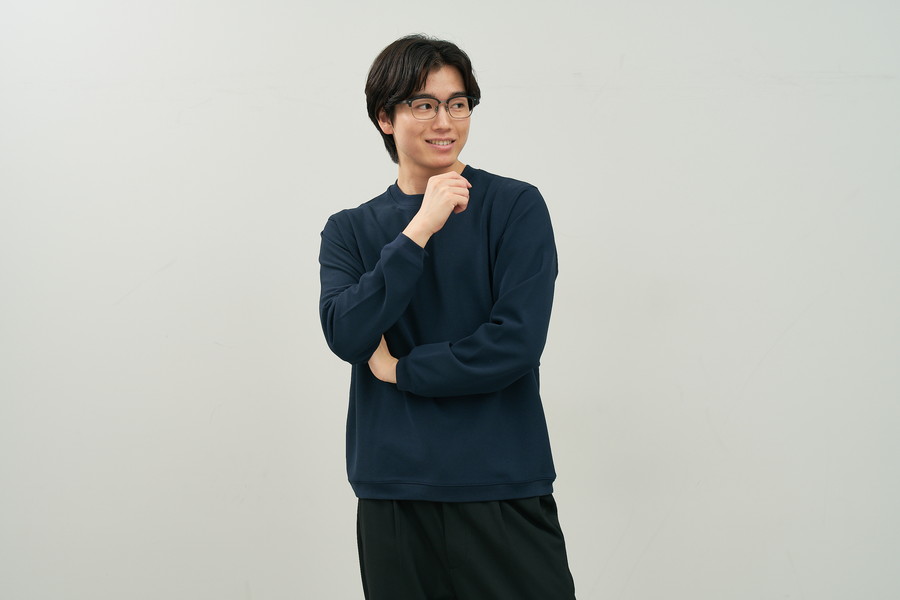 重厚感のあるウェリントン型チタンフレーム