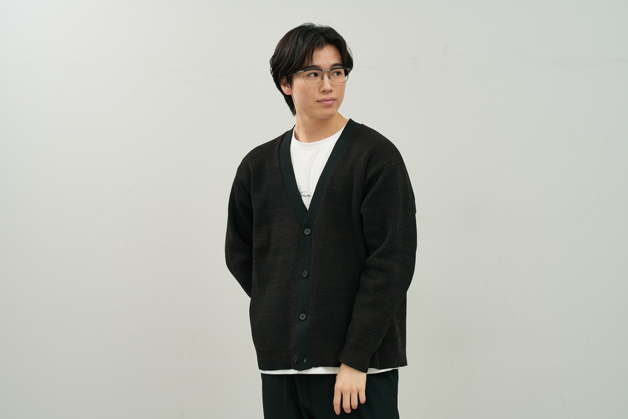 重厚感のあるウェリントン型チタンフレーム