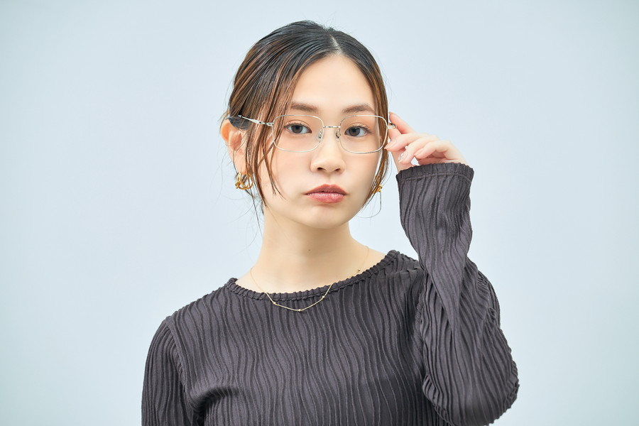 クラシックでレトロなウェリントン型