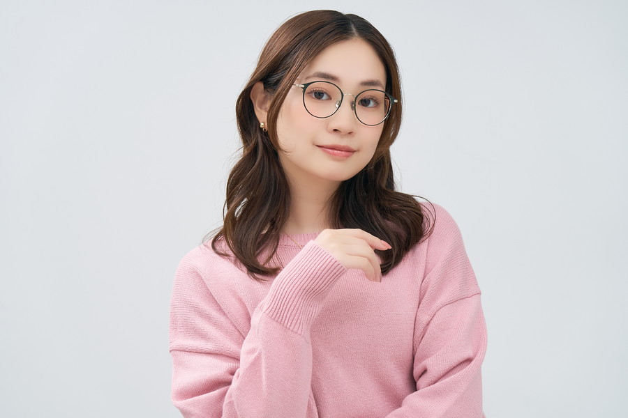 華やかさのあるボストン型チタンフレーム