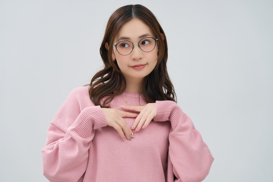 華やかさのあるボストン型チタンフレーム