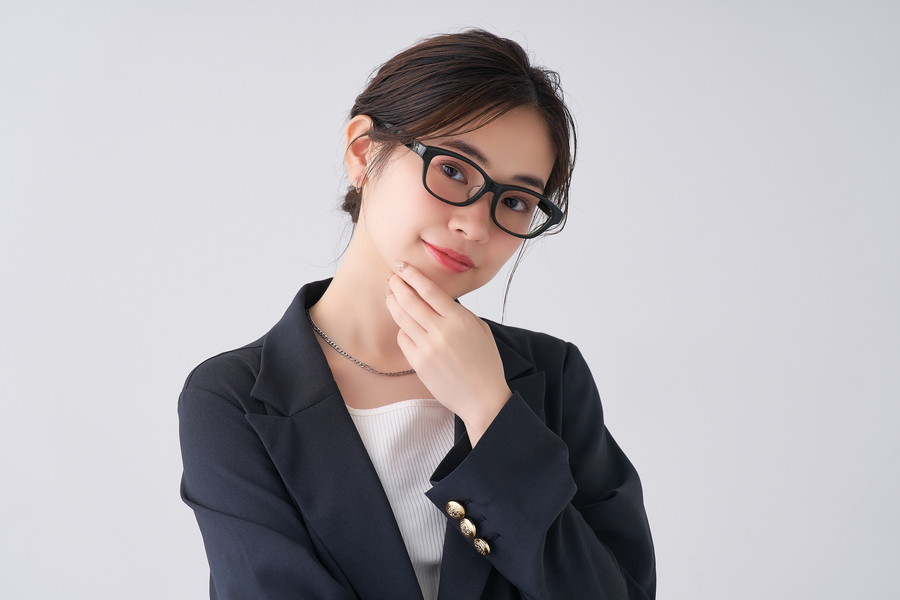 ベーシックで使いやすいウェリントン型