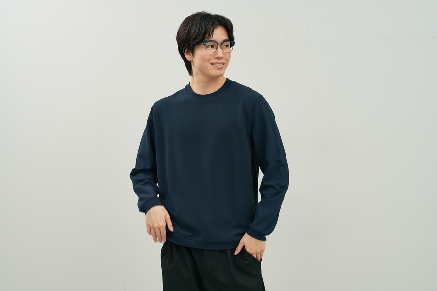 重厚感のあるウェリントン型チタンフレーム