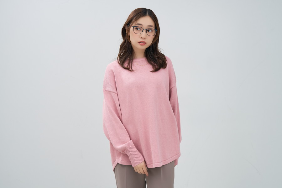 華奢なシルエットを活かしたチタンフレーム