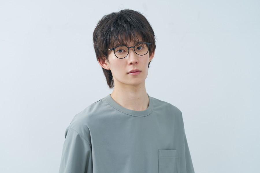 ベーシック＆トレンド感を兼ね備えたコンビフレーム[中顔面短縮みえ