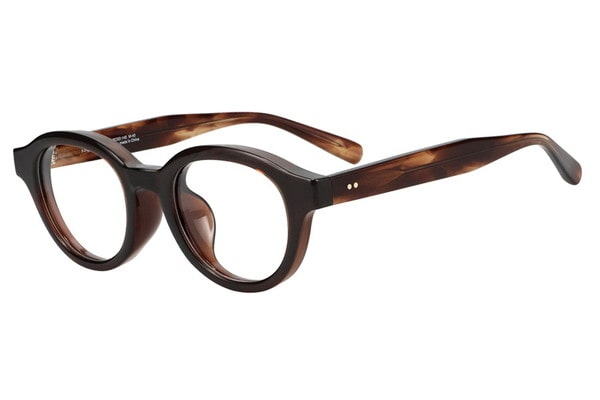 ブラックフライデー限定価格]かけるだけで存在感がある太縁メガネ