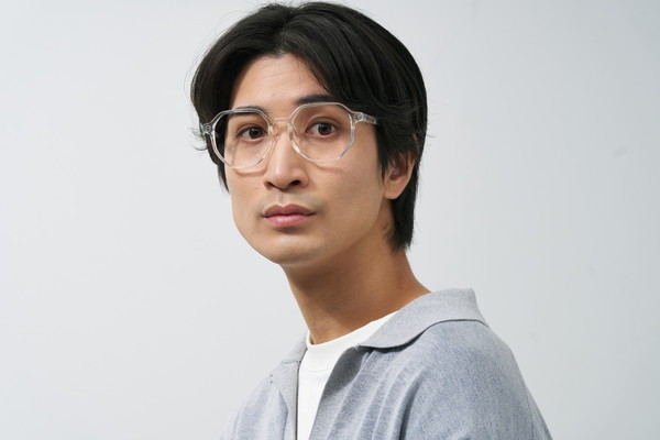 新品MARKER16:10+ホワイト偏光レンズメガネ可スペアケース付38%OFF セール価格]ウェリントン型コンビネーションフレーム（ZC251011-00A1