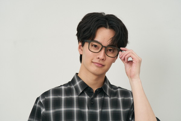 ぴらふ アクティブなライフスタイルに向けたウェリントン型 (SNAP GRIP