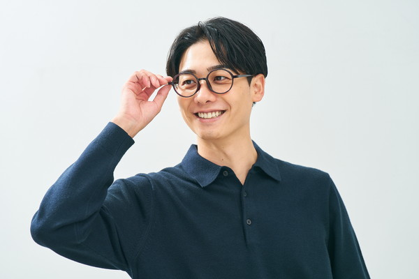 クラシックでレトロなラウンド型（ZA251038-24A1）｜メガネの