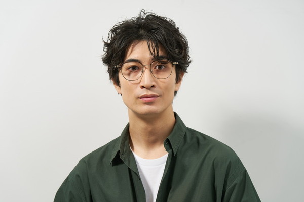 WEB限定先行セール価格]大きめサイズ感が特徴的なウェリントンフレーム