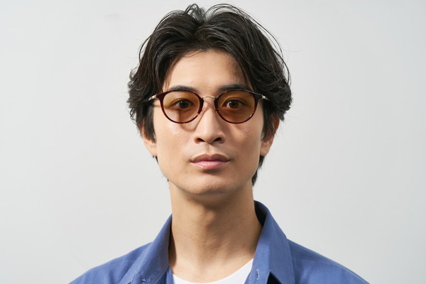 スペシャルプライス][ZC231006_49E1_PHBR]CLASSIC(調光レンズ