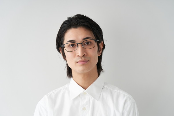 セール価格]柔らかなラインに拘ったウェリントンフレーム/Zoff