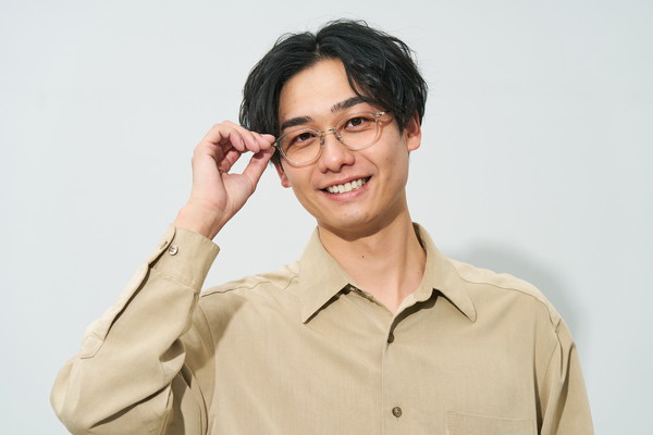 セール価格]幅広いシーンにおすすめのウェリントン型メガネ（ZF241015