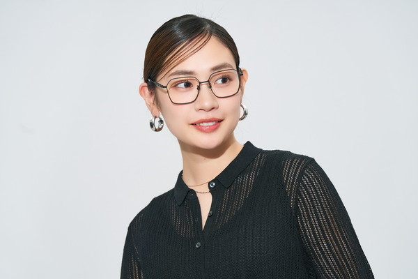 スペシャルプライス]モダンユニークを取り入れたウェリントンフレーム