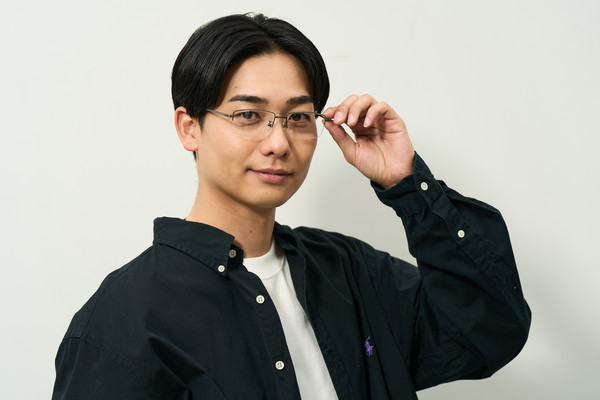 スペシャルプライス]高品質チタンを使用した、ビジネス向けメガネ