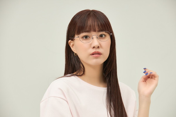 スペシャルプライス]軽やかなかけ心地が魅力のオーバルチタンメガネ