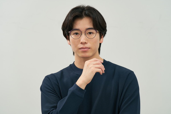 華やかさのあるボストン型チタンフレーム（ZG253005-81F1）｜メガネの