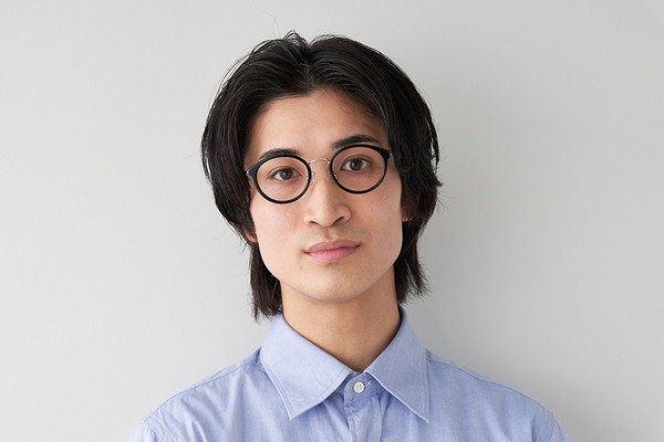 アウトレット価格]曲線が描かれたフェミニンなボストンフレーム