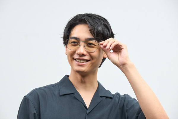 プレキシガラスへアクリップ アイボリー プレキシガラスへアクリップ アイボリー
