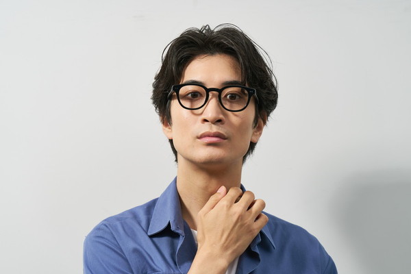 スペシャルプライス][ZA221024_14E1_PHBL]CLASSIC(度なし調光レンズ