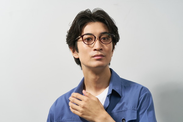 スペシャルプライス]定番人気のウェリントンサングラス/CLASSIC(調光レンズ搭載)(WEB限定商品)（ZA231G40-14E6）｜メガネのZoff オンラインストア（めがね・眼鏡ブランド）