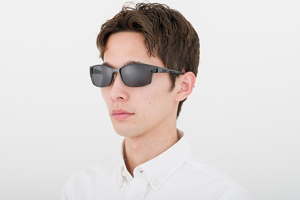 スペシャルプライス]Zoff SMART Regular SUNGLASSES/紫外線カット率99.9%以上 ZJ181G01-14E1  ZJ181G01_14E1】(サングラス MEN スクエア ブラック) - メガネのZoffオンラインストア