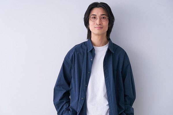 スペシャルプライス]知性を感じるメタルのウェリントン型/CLASSIC