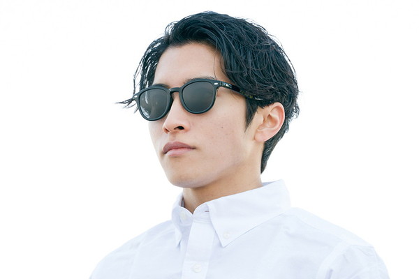 TREND SUNGLASSES/紫外線カット率99.9%以上（ZN211G02-14E1
