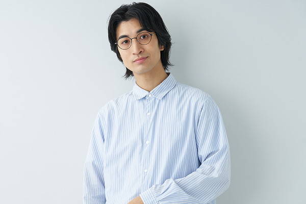 4万✨未使用 ルネ ブラウス メタルボタン パイピング布 24年 ベージュ 36 スペシャルプライス]オンオフ問わず使えるボストンフレーム