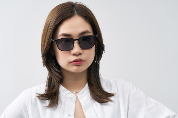 TREND SUNGLASSES/紫外線カット率99.9%以上 ZA201G01-14E2 ZA201G01_14E2】(サングラス UNISEX  ウエリントン ブラック) - メガネのZoffオンラインストア