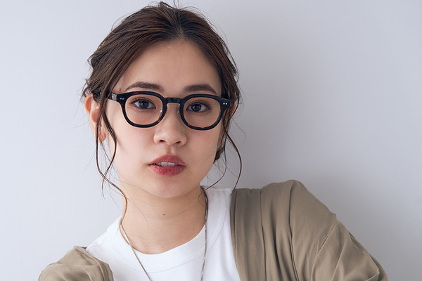 スペシャルプライス]多彩な表情を楽しめるプラスチックフレーム