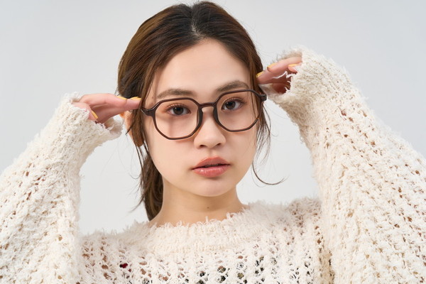 かめ　 スペシャルプライス]カラーレンズとの相性も抜群のウェリントン