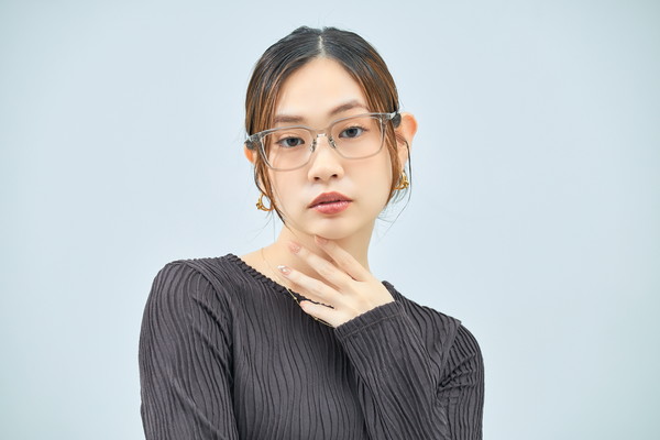 ネネ様 飽きのこない定番メガネ（ZL251001-12A1）｜メガネのZoff