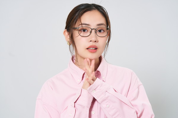 セール価格]幅広いシーンに大活躍！ウェリントン型メガネ（ZC242013