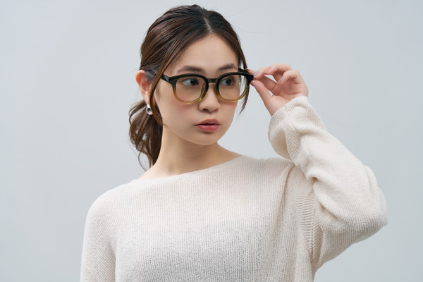 紫外線100%カットクリアサングラス（ZC251G05-68A1）｜メガネのZoff