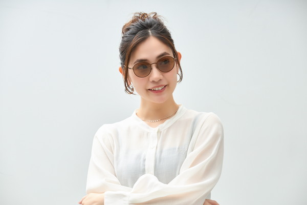 【ネット限定】 Zoff LARSON（ZP252G01-43F1）｜メガネのZoff LISA meets トップス
