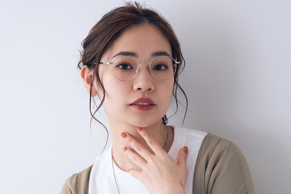 スペシャルプライス]ミニマルなデザインのボストンフレーム