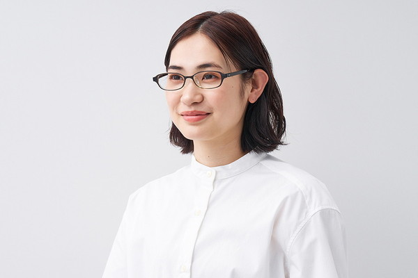 カジュアルなスクエアフレーム/BASIC（ZA231010-43A1）｜メガネのZoff