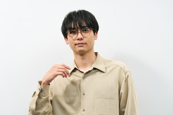 ウェリントン型サングラス/TREND(WEB限定商品)(調光レンズ搭載