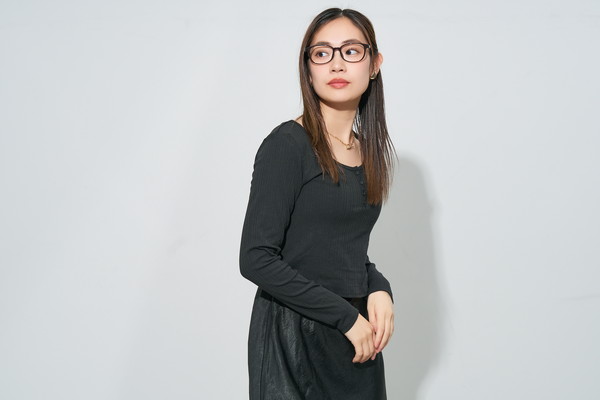 軽量素材を使用したウェリントンメガネ（ZA251004-44A1）｜メガネの