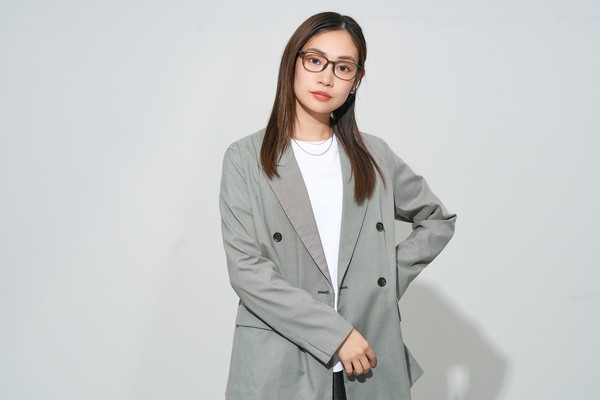 軽量素材を使用したウェリントンメガネ（ZA251004-64A1）｜メガネの