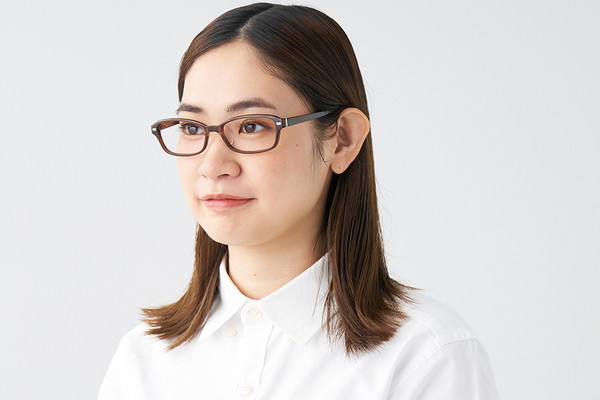 スペシャルプライス]メタルパーツがアクセントのスクエアフレーム/Zoff