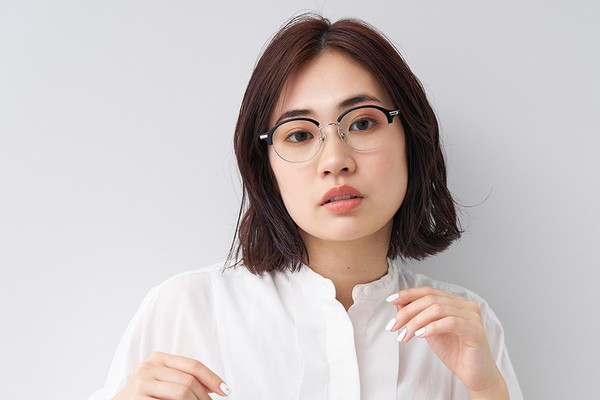 レンズの色が変わるサングラス/TREND SUNGLASSES/紫外線カット率