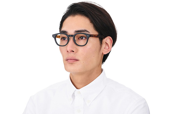 スペシャルプライス]多彩な表情を楽しめるプラスチックフレーム