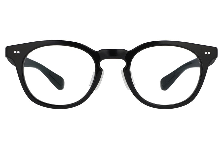 レンズの色が変わるサングラス／OUTDOOR EDITION Zoff｜YURIE／紫外線カット率99.9%以上